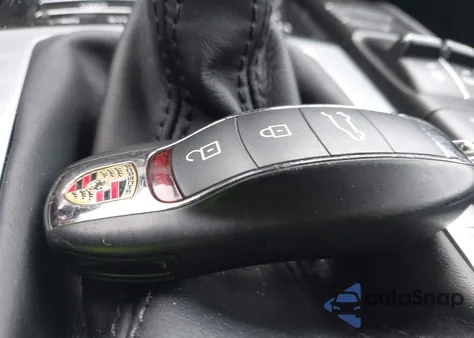 2021 Porsche Macan Turbo from USA, damaged, VIN WP1AF2A51MLB60223